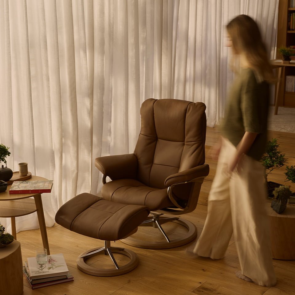 Stressless Mayfair recliner in dark caramel leather